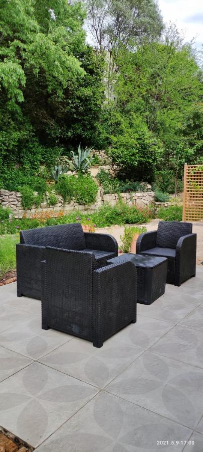 ヴィルヌーヴ・レ・ザヴィニョンBelle Dependance De 30M2 Avec Terrasse Et Jardinアパートメント エクステリア 写真